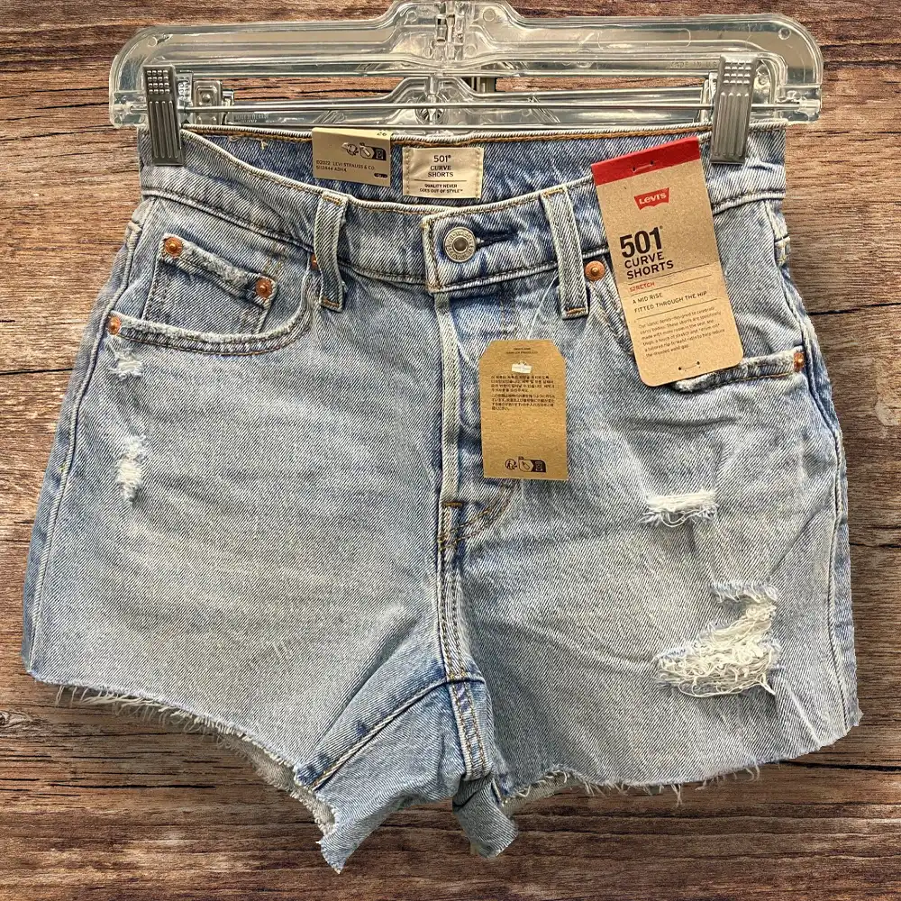 women's 501 denim shorts light wash