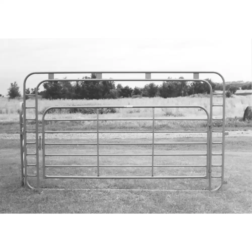 bow gate panel